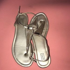 ✨2/$15✨Cute sandals